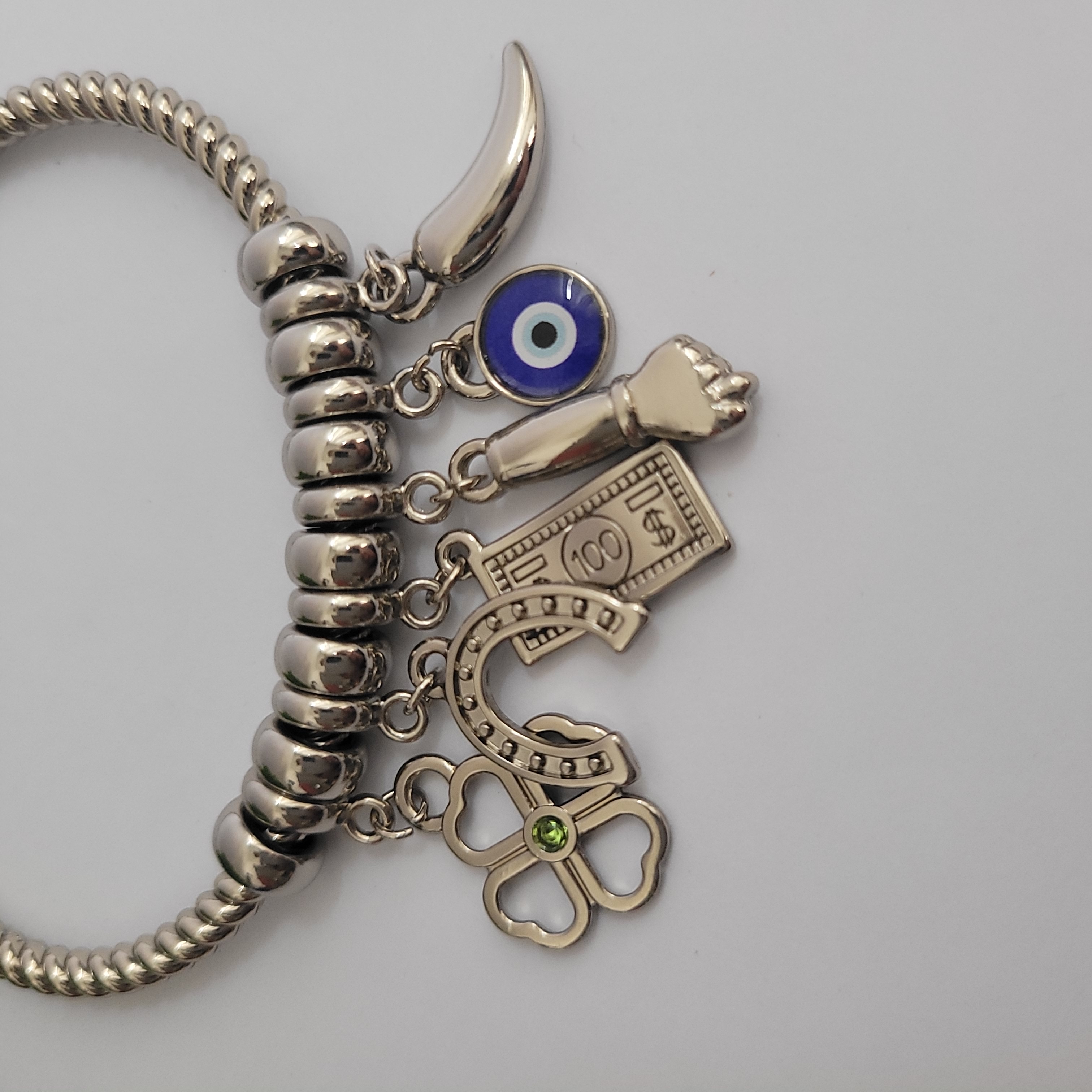 Detalhe Colar Dourado